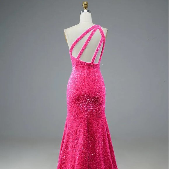 Red Berlinnova Mermaid Glitter One-Shoulder Backless Prom Dress With Sequins - Picture 5 of 6